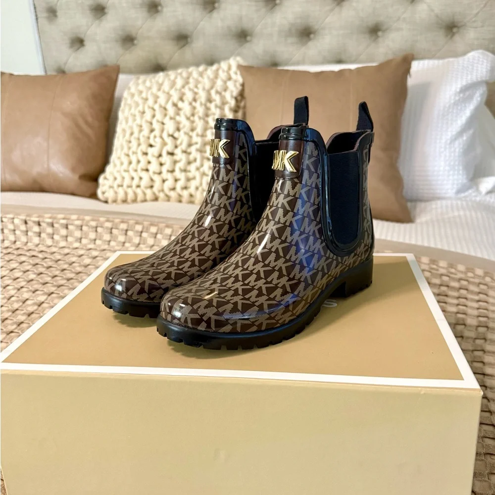 NEW MICHAEL KORS Ankle Rain Boots ☔️ - Picture 4 of 14